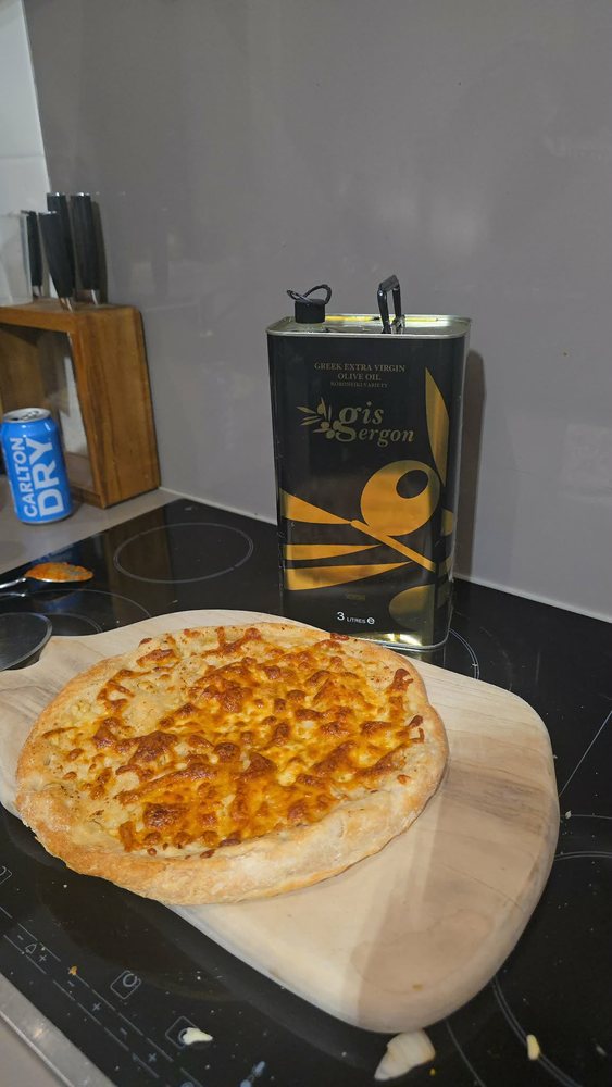 Customer photo: pizza with the GIS ERGON 3 litre tin